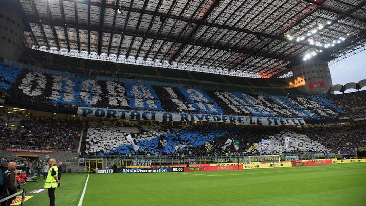 Inter-Lecce: coreografia della Curva Nord per ricordare Diabolik