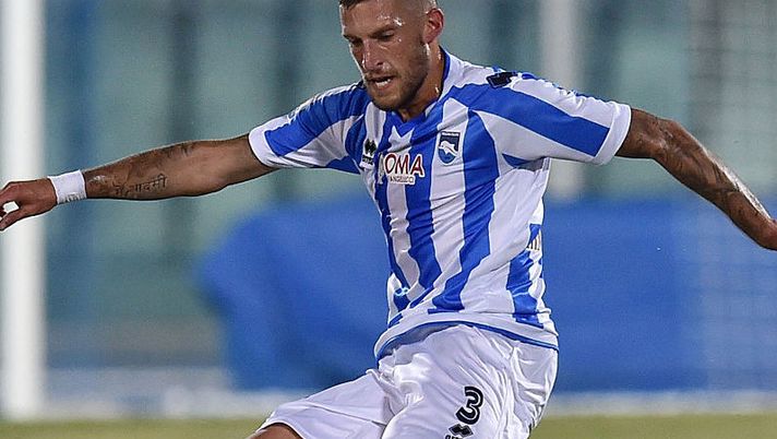 <> at Adriatico Stadium on August 13, 2016 in Pescara, Italy. Fiorentina, Biraghi è il nuovo padrone della fascia sinistra: al fantacalcio… - immagine 1