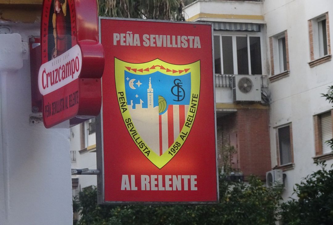La peña sevillista in Calle Antonio Puerta