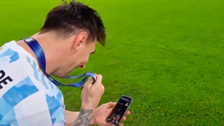 VIDEO Argentina-Brasile: Messi e la videochiamata dopo la premiazione