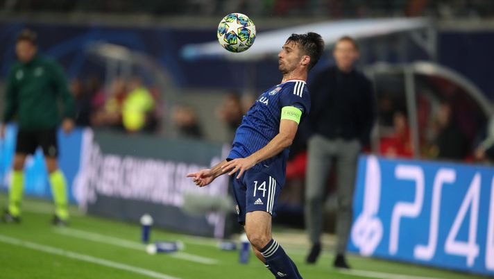 LEIPZIG, GERMANY - OCTOBER 02: Leo Dubois of Olympique Lyon in action during the UEFA Champions League group G match between RB Leipzig and Olympique Lyon at Red Bull Arena on October 2, 2019 in Leipzig, Germany. (Photo by Christian Kaspar-Bartke/Bongarts/Getty Images) Dubois Fulham