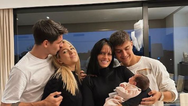 Bella Morata, Dybala e Oriana saranno padrino e madrina. Il post di Paulo  Bella Morata, Dybala e Oriana saranno padrino e madrina. Il post di Paulo - immagine 1
