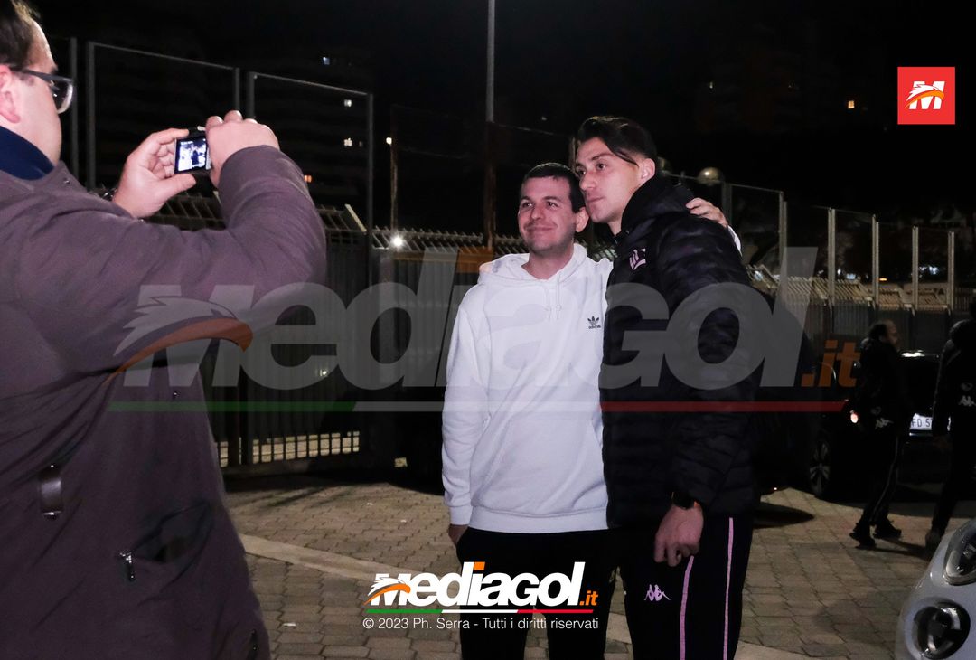 FOTO Palermo, i rosanero ritornano a Palermo dopo il la vittoria ad Ascoli (Gallery) - immagine 15