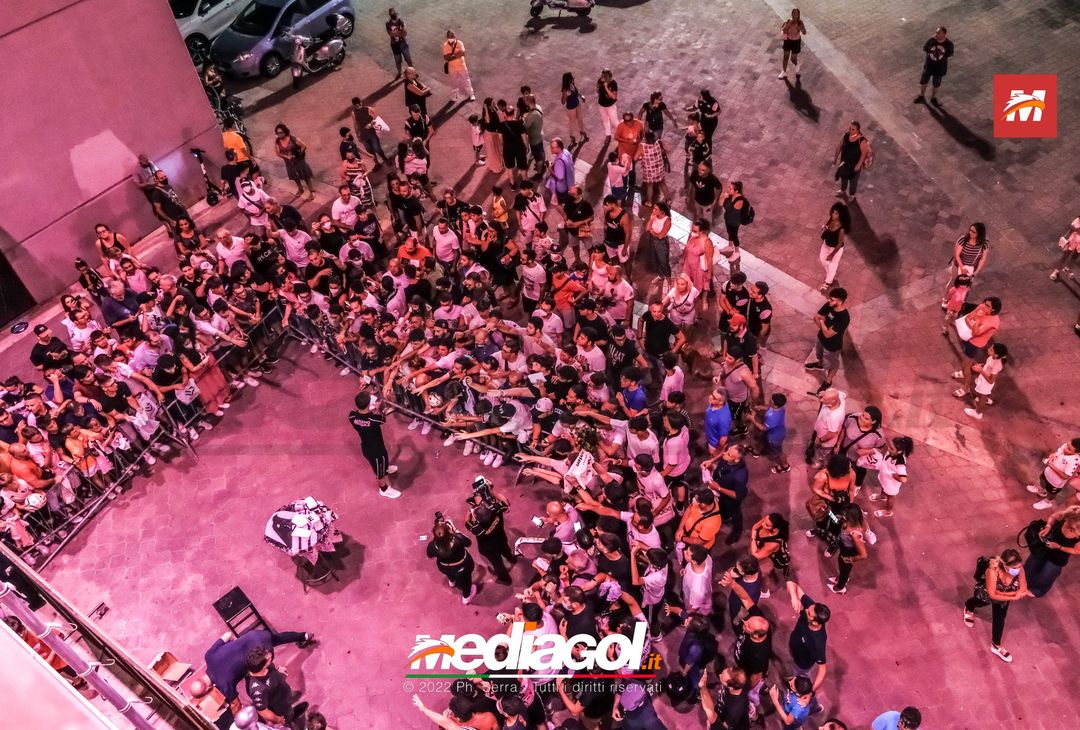 FOTO RITIRO PALERMO, Brunori e l’incontro con i tifosi al Barbera (Gallery) - immagine 85