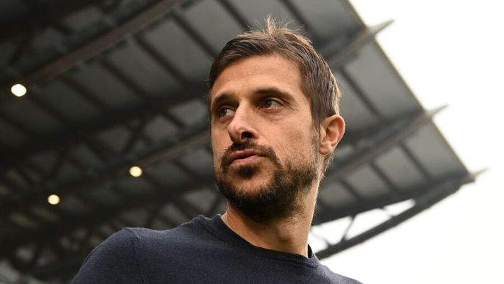 REGGIO NELL'EMILIA, ITALY - OCTOBER 31: Alessio Dionisi head coach of US Sassuolo looks on during the Serie A match between US Sassuolo and Empoli FC at Mapei Stadium - Citta' del Tricolore on October 31, 2021 in Reggio nell'Emilia, Italy. (Photo by Alessandro Sabattini/Getty Images) Dionisi: “Djuricic ancora out, non so quando torna! Boga sarà convocato, Raspadori…” - immagine 1