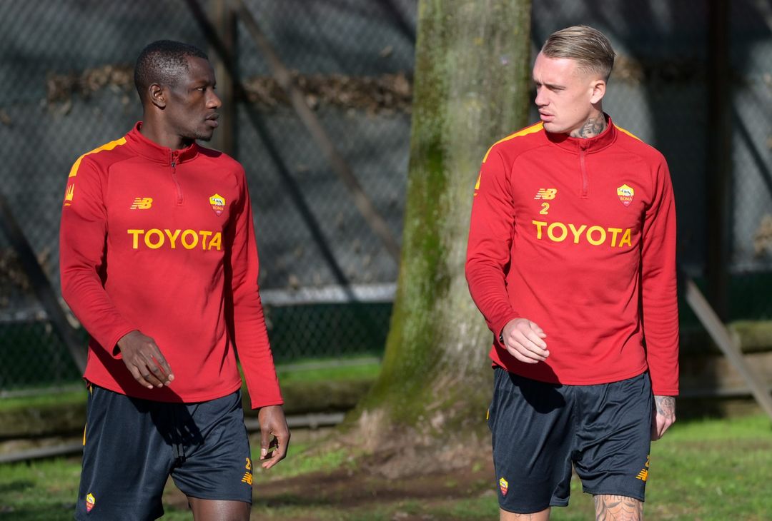 Roma, allenamento in vista del Genova. Mourinho parla con Solbakken – FOTO GALLERY - immagine 3