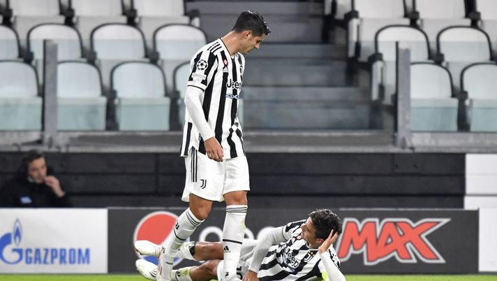TURIN, ITALY - NOVEMBER 02: Paulo Dybala of Juventus celebrates after scoring his team's first goal with teammate Alvaro Morata during the UEFA Champions League group H match between Juventus and Zenit St. Petersburg at Juventus Stadium on November 02, 2021 in Turin, Italy. (Photo by Filippo Alfero - Juventus FC/Juventus FC via Getty Images) POST VIP – Dybala… fa commuovere Marchiso: “Ho un Le Roi nell’occhio” - immagine 1