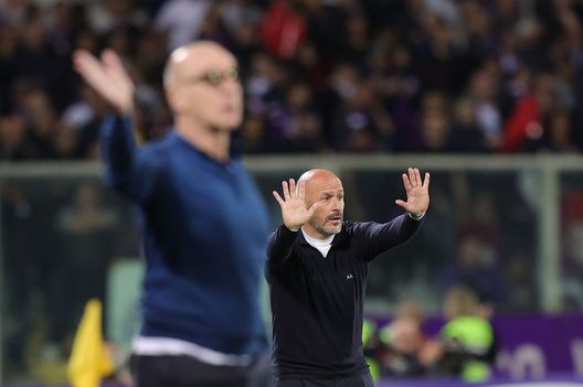 FLORENCE, ITALY - APRIL 27: Head Coach Vincenzo Italiano manager of ACF Fiorentina during of the Coppa Italia Semi Final match between ACF Fiorentina and US Cremonese at Stadium Artemio Franchi on April 27, 2023 in Florence, Italy. (Photo by Gabriele Maltinti/Getty Images) Italiano e la panchina della Fiorentina: l’opzione sul contratto del tecnico- immagine 2