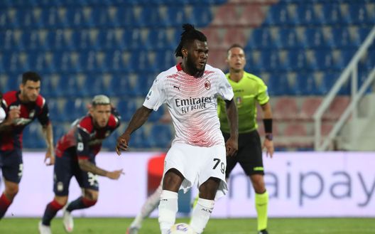 CROTONE, ITALY - SEPTEMBER 27: Frank Kessie of Milan scores his team's opening goal during the Serie A match between FC Crotone and AC Milan at Stadio Comunale Ezio Scida on September 27, 2020 in Crotone, Italy. (Photo by Maurizio Lagana/Getty Images) CROTONE, ITALY - SEPTEMBER 27: Frank Kessie of Milan scores his team's opening goal during the Serie A match between FC Crotone and AC Milan at Stadio Comunale Ezio Scida on September 27, 2020 in Crotone, Italy. (Photo by Maurizio Lagana/Getty Images)