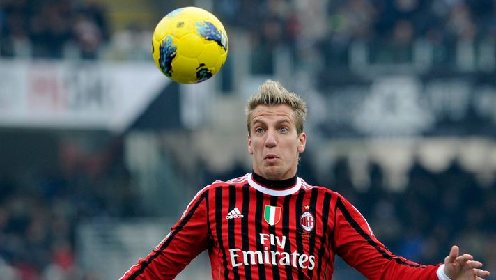 L'attaccante argentino Maxi López, qui con la maglia del Milan nel 2012 (credits: GETTY Images) 