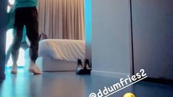VIDEO / Euforia in casa Inter dopo il derby: lo scherzo di Calhanoglu fa impazzire Dumfries
