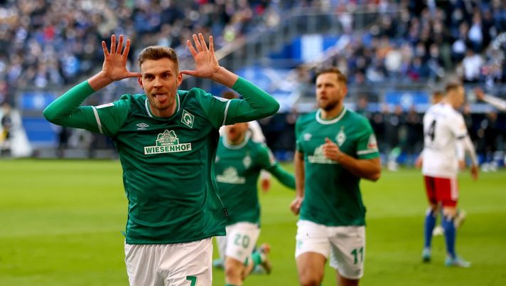 HAMBURG, GERMANY - FEBRUARY 27: Marvin Ducksch of SV Werder Bremen celebrates after he scores the opening goal by penalty kick during the Second Bundesliga match between Hamburger SV and SV Werder Bremen at Volksparkstadion on February 27, 2022 in Hamburg, Germany. (Photo by Martin Rose/Getty Images) HAMBURG, GERMANY - FEBRUARY 27: Marvin Ducksch of SV Werder Bremen celebrates after he scores the opening goal by penalty kick during the Second Bundesliga match between Hamburger SV and SV Werder Bremen at Volksparkstadion on February 27, 2022 in Hamburg, Germany. (Photo by Martin Rose/Getty Images)