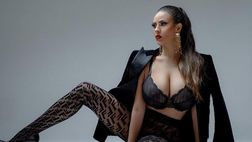 Fabiana Britto indossa lingerie nera e fa girare la testa a tutti: che sensualità