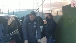 VIDEO Juventus, oggi gli esami: l’arrivo di Chiesa al J Medical con le stampelle