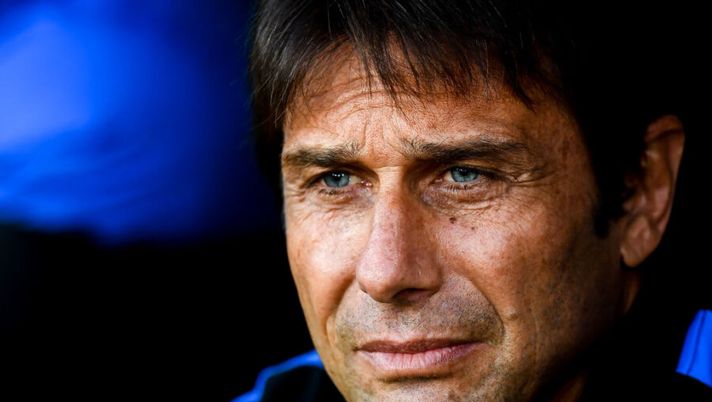 GENOA, ITALY - OCTOBER 24: Antonio Conte head coach of Inter looks on before the Serie A match between Genoa CFC and Fc Internazionale at Stadio Luigi Ferraris on September 20, 2020 in Genoa, Italy. (Photo by Paolo Rattini/Getty Images) Conte: “Il ruolo di Vidal non è cambiato. Nainggolan e i tre attaccanti con Sanchez…” - immagine 1