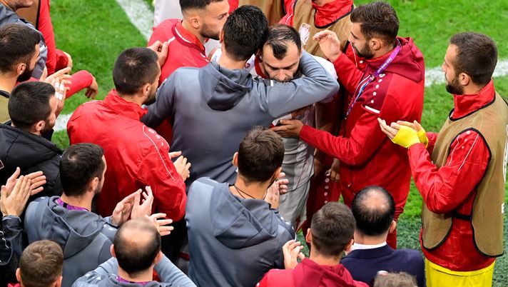 AMSTERDAM, NETHERLANDS - JUNE 21: Goran Pandev of North Macedonia is given a guard of honour by his teammates as he is substituted during the UEFA Euro 2020 Championship Group C match between North Macedonia and The Netherlands at Johan Cruijff Arena on June 21, 2021 in Amsterdam, Netherlands. (Photo by Olaf Kraak - Pool/Getty Images) AMSTERDAM, NETHERLANDS - JUNE 21: Goran Pandev of North Macedonia is given a guard of honour by his teammates as he is substituted during the UEFA Euro 2020 Championship Group C match between North Macedonia and The Netherlands at Johan Cruijff Arena on June 21, 2021 in Amsterdam, Netherlands. (Photo by Olaf Kraak - Pool/Getty Images)
