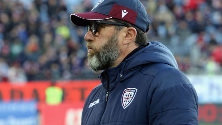 CAGLIARI, ITALY - FEBRUARY 16: Marcello Carli of Cagliari looks on during the Serie A match between Cagliari Calcio and SSC Napoli at Sardegna Arena on February 16, 2020 in Cagliari, Italy. (Photo by Enrico Locci/Getty Images) CAGLIARI, ITALY - FEBRUARY 16: Marcello Carli of Cagliari looks on during the Serie A match between Cagliari Calcio and SSC Napoli at Sardegna Arena on February 16, 2020 in Cagliari, Italy. (Photo by Enrico Locci/Getty Images)