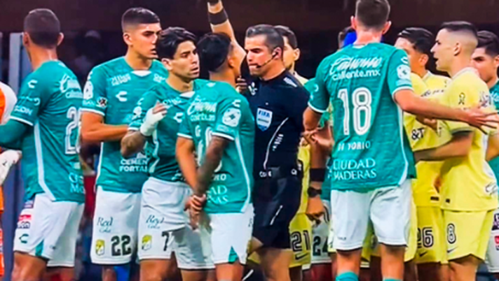 Il giocatore protesta, l’arbitro lo mette ko con una ginocchiata nelle parti intime - immagine 1