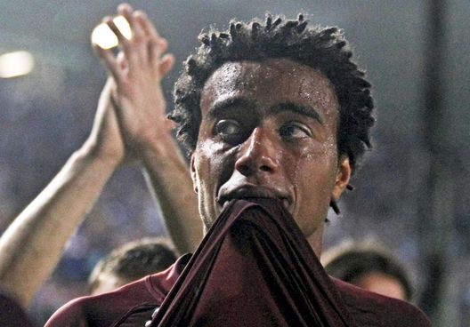 Arma in lacrime al termine della finale di ritorno dei playoff 2009/'10 contro il Brescia. Arma in lacrime al termine della finale di ritorno dei playoff 2009/'10 contro il Brescia.