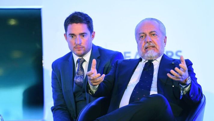 LONDON, ENGLAND - OCTOBER 05: Aurelio De Laurentiis, Chairman of Napoli SSC attend the Leaders Sport Business Summit at Stamford Bridge on October 5, 2016 in London, England. (Photo by Eamonn M. McCormack/Getty Images for Leaders) De Laurentiis: “Ho già rifiutato 2,5 miliardi per vendere tutto: io voglio restare” - immagine 1