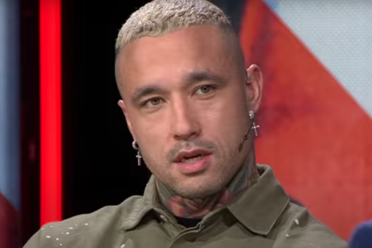 Nainggolan: “Mia madre era il mio tutto. Abbiamo vissuto in povertà. Mio padre…” Nainggolan: “Mia madre era il mio tutto. Abbiamo vissuto in povertà. Mio padre…” - immagine 1