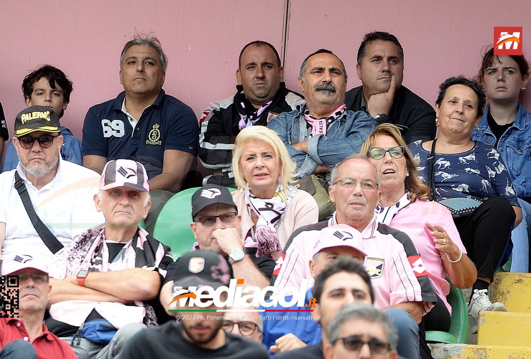 FOTOTIFO Palermo-Sudtirol 0-1, i tifosi allo Stadio “Renzo Barbera” (GALLERY) - immagine 43