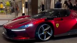 VIDEO / Cristiano Ronaldo, il nuovo bolide è una Ferrari da 2,3 milioni