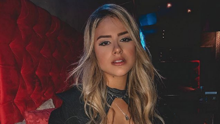 L’infortunio non ferma Neymar: il brasiliano al Carnevale di Rio con…Rafaela Porto  L’infortunio non ferma Neymar: il brasiliano al Carnevale di Rio con…Rafaela Porto