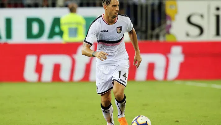 CAGLIARI, ITALY - AUGUST 12: Alessandro Salvi of Palermo in action   during the Coppa Italia match between Cagliari Calcio and US Citta di Palermo at  on August 12, 2018 in cagliari, Italy.  (Photo by Enrico Locci/Getty Images)
