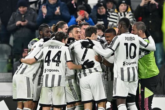 Allegri: “Io come Mou? Molto felice, ha vinto 26 trofei. La corsa Champions…”- immagine 2