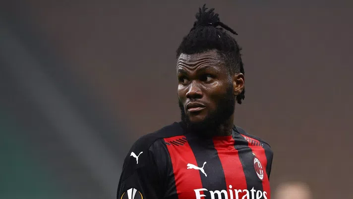 Franck Kessié (centrocampista AC Milan) durante Milan-Lille 0-3 (Europa League 2020-2021) | AC Milan News (Getty Images)