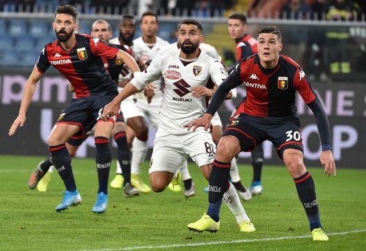GENOA, ITALY - NOVEMBER 30: Marko Pajac, Andrea Favilli of Genoa CFC and Tomas Rincon of Torino FC wait for the ball during the Serie A match between Genoa CFC and Torino FC at Stadio Luigi Ferraris on November 30, 2019 in Genoa, Italy. (Photo by Paolo Rattini/Getty Images) GENOA, ITALY - NOVEMBER 30: Marko Pajac, Andrea Favilli of Genoa CFC and Tomas Rincon of Torino FC wait for the ball during the Serie A match between Genoa CFC and Torino FC at Stadio Luigi Ferraris on November 30, 2019 in Genoa, Italy. (Photo by Paolo Rattini/Getty Images)