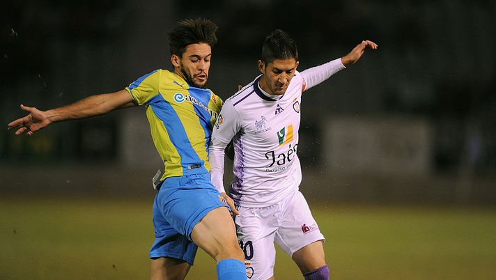 JAEN, SPAIN - DECEMBER 08: Fran Machado (R) of Real Jaen CF is tackled by Felipe Mattioni of RCD Espanyol during the Copa del Rey, Round of 32 match between Real Jaen CF and RCD Espanyol at estadio Municipal La Victoria on December 8, 2013 in Jaen, Spain. (Photo by Denis Doyle/Getty Images) JAEN, SPAIN - DECEMBER 08: Fran Machado (R) of Real Jaen CF is tackled by Felipe Mattioni of RCD Espanyol during the Copa del Rey, Round of 32 match between Real Jaen CF and RCD Espanyol at estadio Municipal La Victoria on December 8, 2013 in Jaen, Spain. (Photo by Denis Doyle/Getty Images)