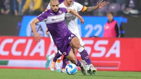 FLORENCE, ITALY - MAY 09: Sofyan Amrabat of ACF Firoentina in action during the Serie A match between ACF Fiorentina and AS Roma at Stadio Artemio Franchi on May 9, 2022 in Florence, Italy. (Photo by Gabriele Maltinti/Getty Images)