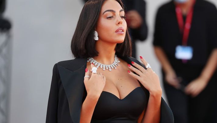 Georgina Rodriguez ammette: “Non mi è mai piaciuto il calcio, a casa non ne parliamo mai” Georgina Rodriguez ammette: “Non mi è mai piaciuto il calcio, a casa non ne parliamo mai”