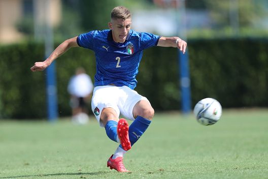 FLORENCE, ITALY - AUGUST 13: Davide Gentile of Italy U19 in action during the match between Italy U19 and Albania U19 at Centro Tecnico Federale di Coverciano on August 13, 2021 in Florence, Italy. (Photo by Gabriele Maltinti/Getty Images) FLORENCE, ITALY - AUGUST 13: Davide Gentile of Italy U19 in action during the match between Italy U19 and Albania U19 at Centro Tecnico Federale di Coverciano on August 13, 2021 in Florence, Italy. (Photo by Gabriele Maltinti/Getty Images)