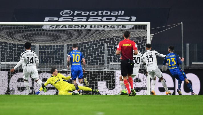 TURIN, ITALY - JANUARY 03: Rodrigo De Paul of Udinese Calcio scores their team's first goal which is later disallowed during the Serie A match between Juventus and Udinese Calcio at Allianz Stadium on January 03, 2021 in Turin, Italy. Sporting stadiums around Italy remain under strict restrictions due to the Coronavirus Pandemic as Government social distancing laws prohibit fans inside venues resulting in games being played behind closed doors. (Photo by Valerio Pennicino/Getty Images) TURIN, ITALY - JANUARY 03: Rodrigo De Paul of Udinese Calcio scores their team's first goal which is later disallowed during the Serie A match between Juventus and Udinese Calcio at Allianz Stadium on January 03, 2021 in Turin, Italy. Sporting stadiums around Italy remain under strict restrictions due to the Coronavirus Pandemic as Government social distancing laws prohibit fans inside venues resulting in games being played behind closed doors. (Photo by Valerio Pennicino/Getty Images)