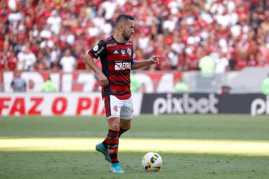 Everton Ribeiro non è di Rio ma è un idolo dei tifosi del Fla (Photo by Wagner Meier/Getty Images) Flamengo, un solo derby vinto con il Flu fra gli ultimi 8: Everton Ribeiro “Sentiamo la pressione”- immagine 2