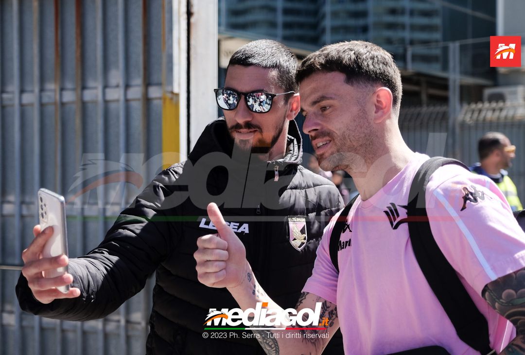 FOTO Parma-Palermo, i Rosanero in partenza dal “Renzo Barbera” (GALLERY) - immagine 31