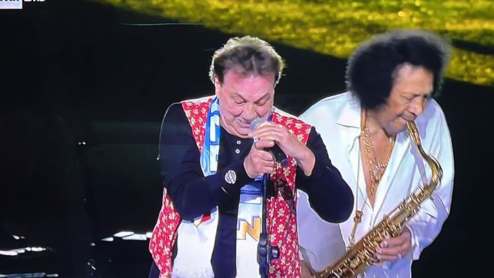 De Piscopo: “Stasera viviamo un’emozione fortissima grazie a voi tifosi” - immagine 1