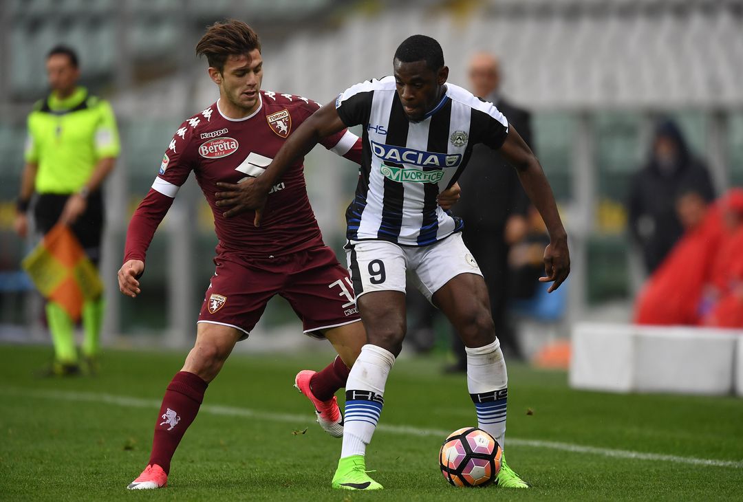  TURIN, ITALY - APRIL 02:  Lucas Boye (L) of FC Torino competes with Duvan Zapata of Udinese Calcio during the Serie A match between FC Torino and Udinese Calcio at Stadio Olimpico di Torino on April 2, 2017 in Turin, Italy.  (Photo by Valerio Pennicino/Getty Images) 