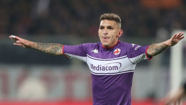 FLORENCE, ITALY - MARCH 02: Lucas Sebastián Torreira Di Pascua of ACF Fiorentina in action during the Coppa Italia Semi Final 1st Leg match between ACF Fiorentina and Juventus FC at Stadio Artemio Franchi on March 2, 2022 in Florence, Italy. (Photo by Gabriele Maltinti/Getty Images) Presidente Sampdoria: “Torreira? Poteva tornare, è stato vicino ma poi…” - immagine 1