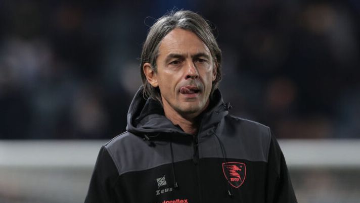 BERGAMO, ITALY - DECEMBER 18: US Salernitana head coach Filippo Inzaghi looks dejected during the Serie A TIM match between Atalanta BC and US Salernitana at Gewiss Stadium on December 18, 2023 in Bergamo, Italy. (Photo by Emilio Andreoli/Getty Images) Inzaghi F. durissimo contro Sabatini: “Ora chiede scusa dopo avermi tagliato la testa” - immagine 1