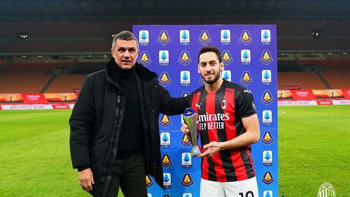Paolo Maldini premia Hakan Calhanoglu come MVP di Serie A per il mese di dicembre 2020 prima di Milan-Juventus (Serie A 2020-2021) | AC Milan News (acmilan.com) 