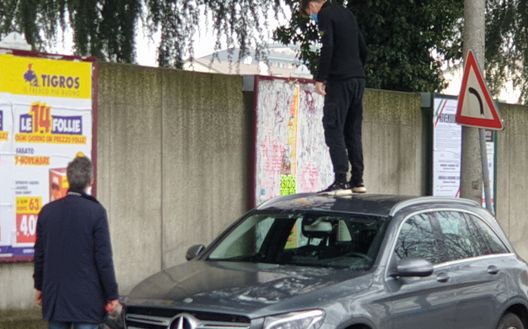 La tribuna "auto" dello stadio di Castellanza La tribuna "auto" dello stadio di Castellanza