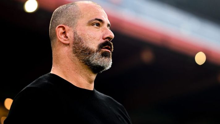 GENOA, ITALY - OCTOBER 17: Dejan Stankovic head coach of Sampdoria looks on prior to kick-off in the Serie A match between UC Sampdoria and AS Roma at Stadio Luigi Ferraris on October 17, 2022 in Genoa, Italy. (Photo by Simone Arveda/Getty Images) Di Marzio: “La Sampdoria si è mossa per tre giocatori, c’è una novità in difesa” - immagine 1
