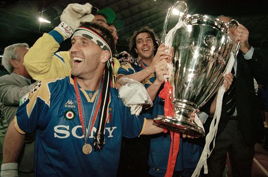 (Photo by Professional Sport/Popperfoto/Getty Images) (Photo by Professional Sport/Popperfoto/Getty Images)