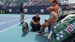VIDEO/ ATP Miami, imprevisto per Darderi: si rompono le scarpe