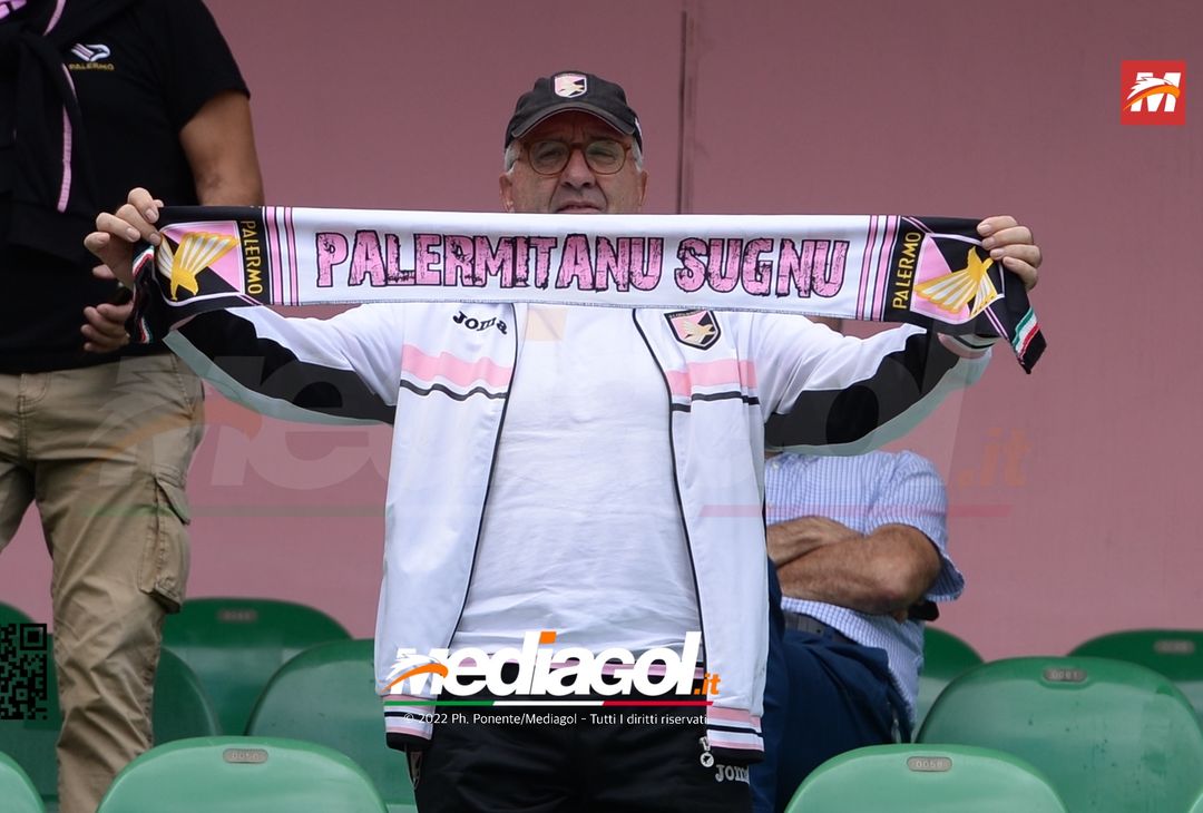 FOTOTIFO Palermo-Pisa 3-3, i tifosi allo Stadio “Renzo Barbera” (Gallery) - immagine 46