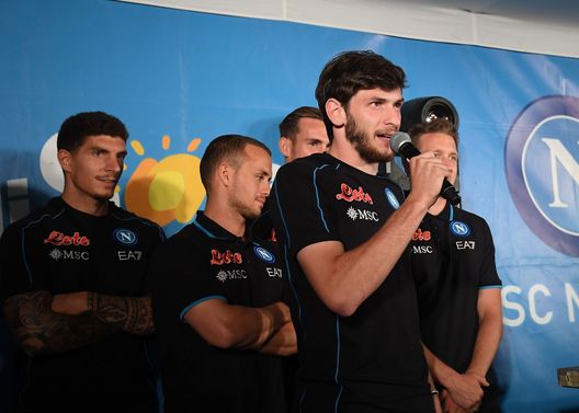 (Photo by SSC NAPOLI/SSC NAPOLI via Getty Images) Dalla Georgia: “Kvaratskhelia lavora duro, sarà uomo chiave per il Napoli”- immagine 2
